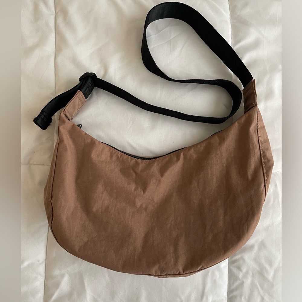 Baggu Crescent